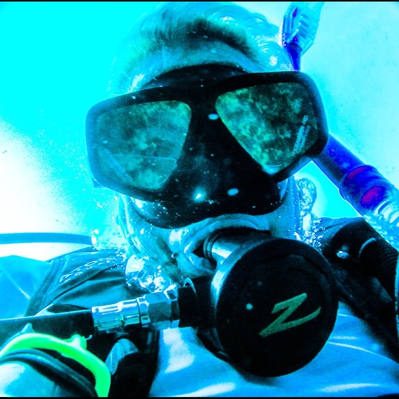 Meet your Posher, Shelley - Picture 3 of 6